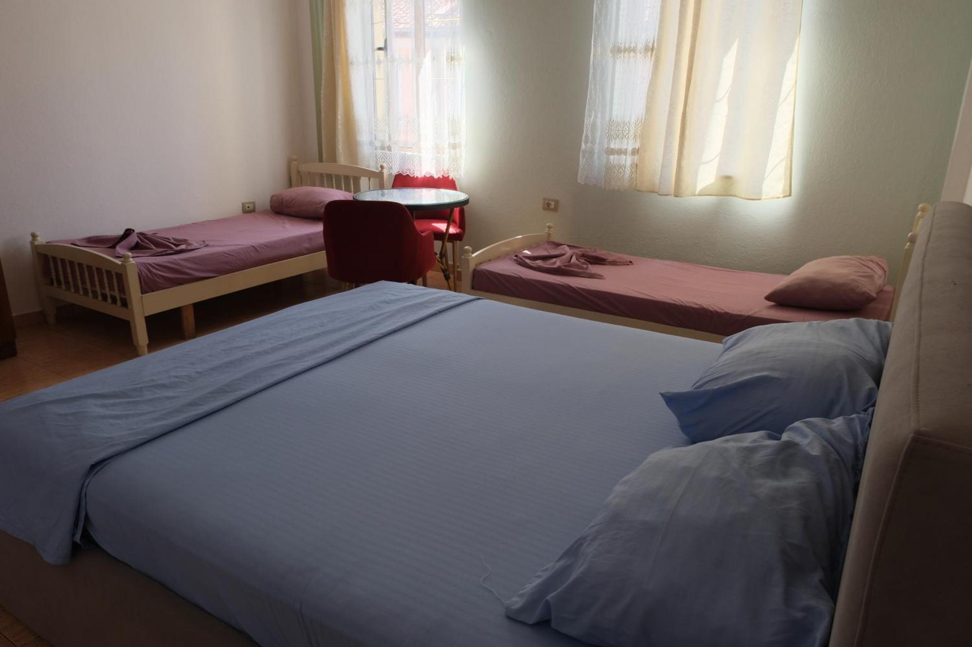 My Hostel - Privates And Dorms Shkodër Esterno foto