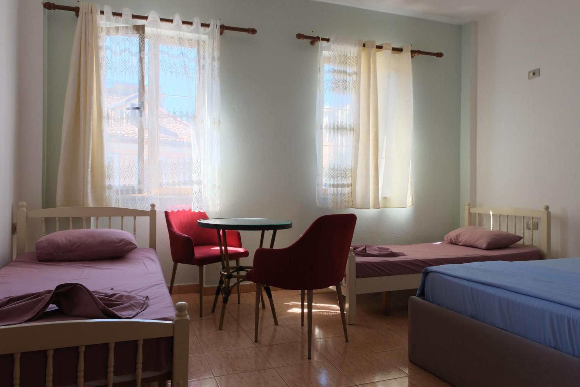 My Hostel - Privates And Dorms Shkodër Esterno foto
