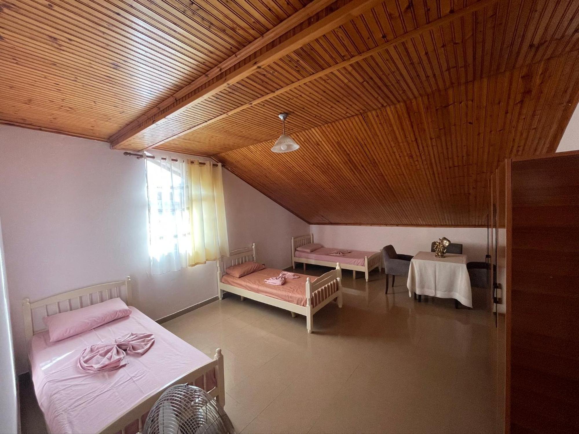 My Hostel - Privates And Dorms Shkodër Esterno foto